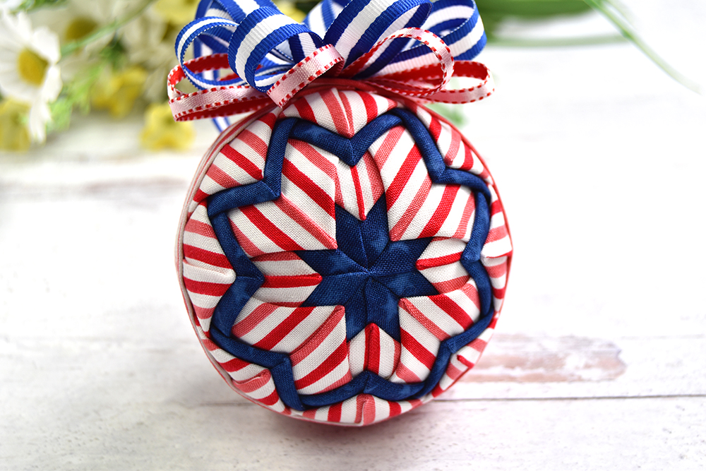 red-white-blue-flag-striped-no-sew-quilted-basic-star-ornament-1
